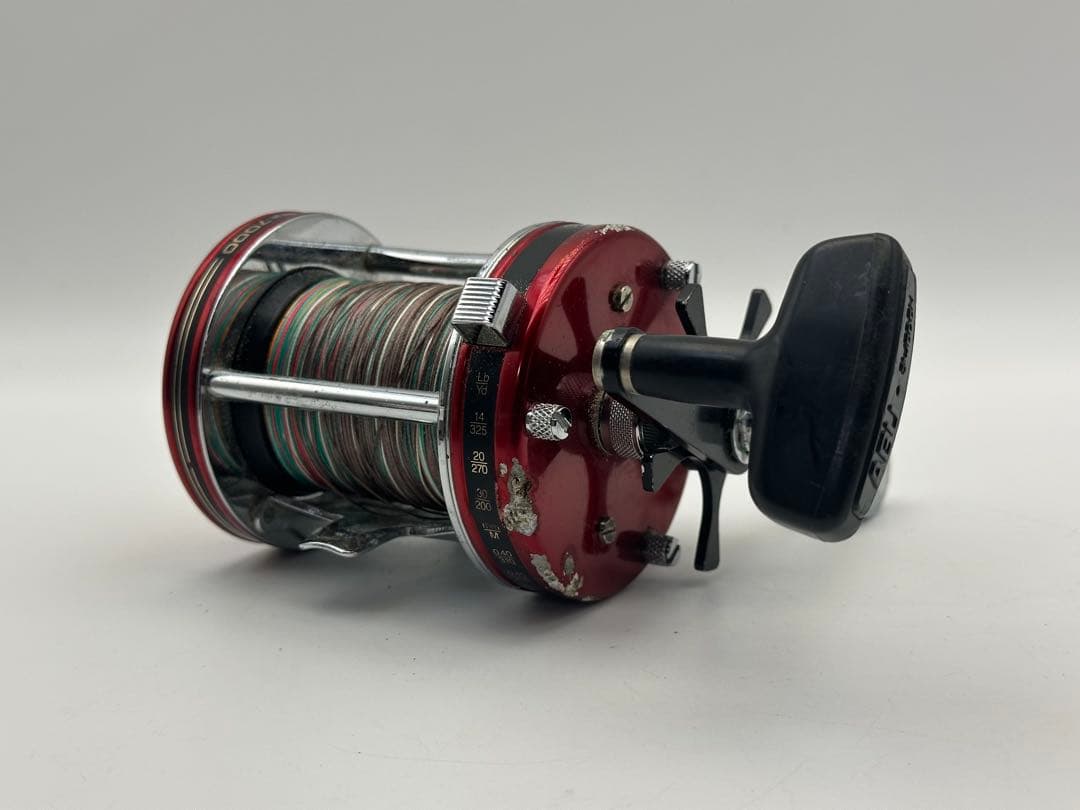 アンバサダー 7000 赤 ベイトリール 赤 325ヤード