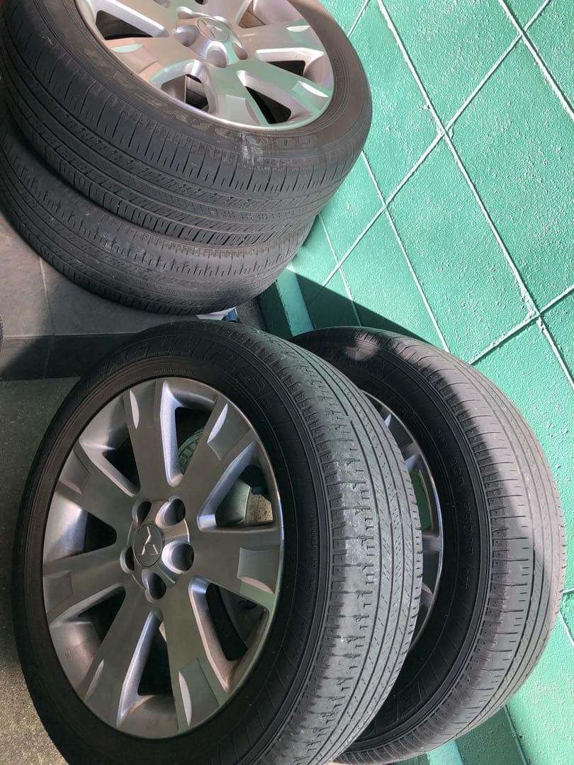 デリカ 👚 D5 純正ホイールとタイヤ 手渡し希望