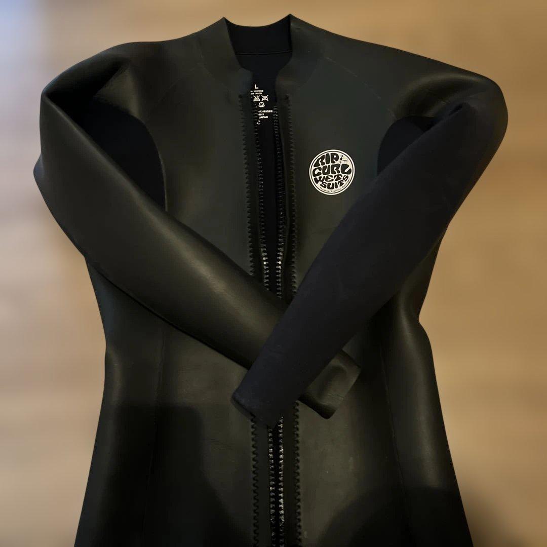 リップカール ブラック タッパー フルジッパー - メルカリ