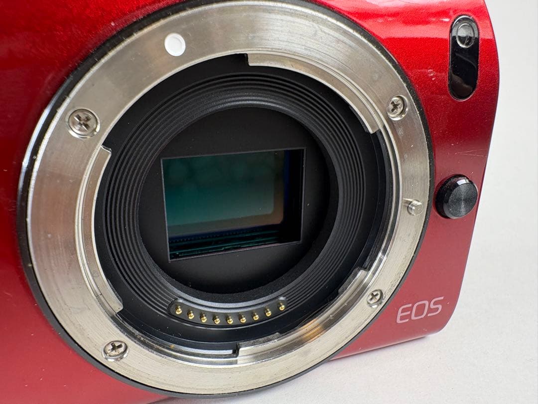 Canon EOS M ミラーレス一眼 ボディ レッド 動作品 液晶保護シート付