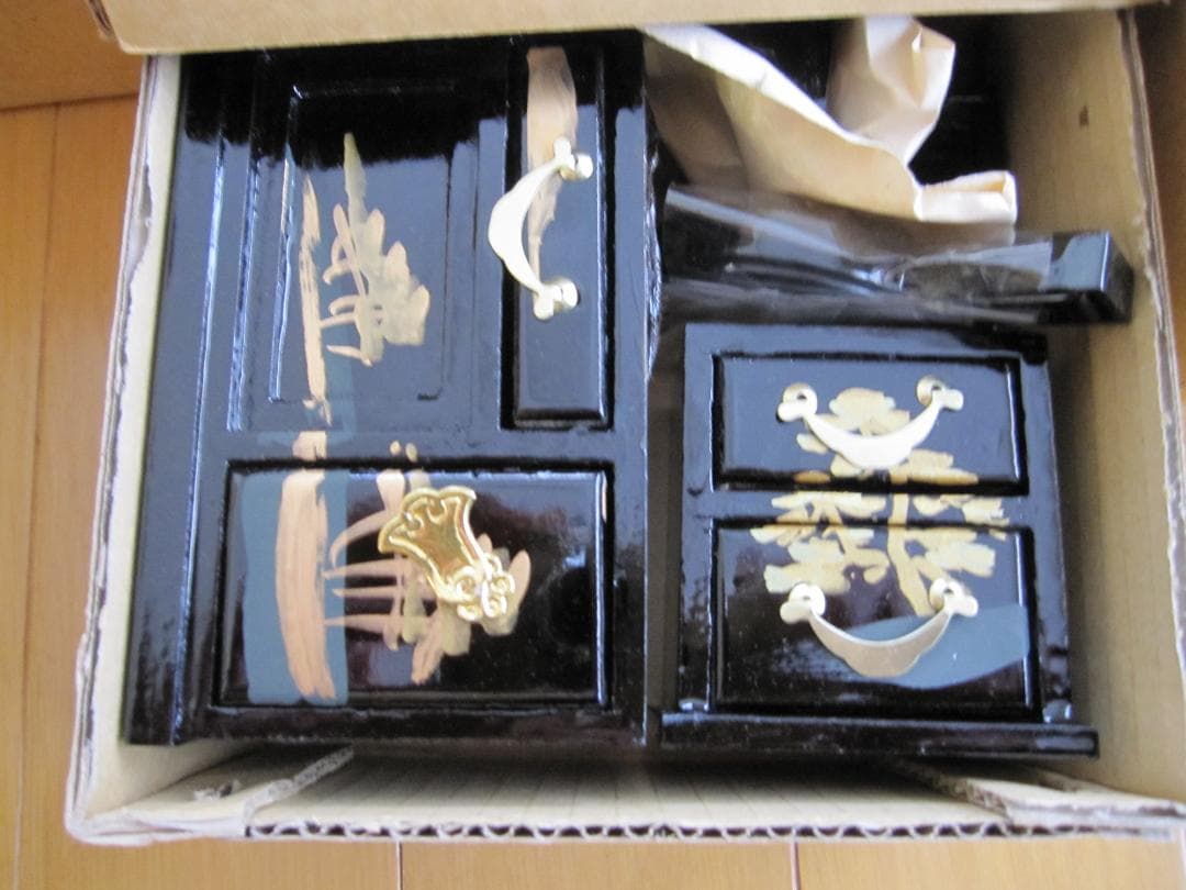 ➂雛人形 七段飾り（御雛道具、親王台）