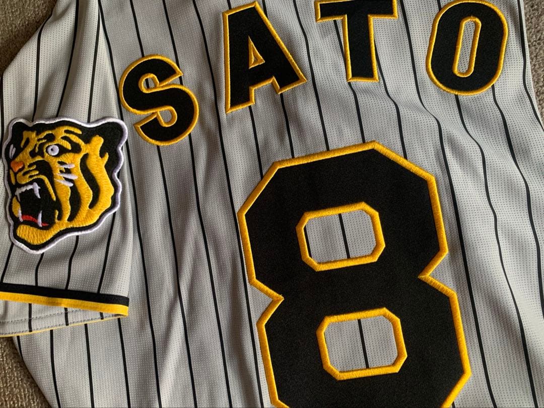 HANSHIN Tigers ユニフォーム SATO 8 ビジター レプリカ - メルカリ