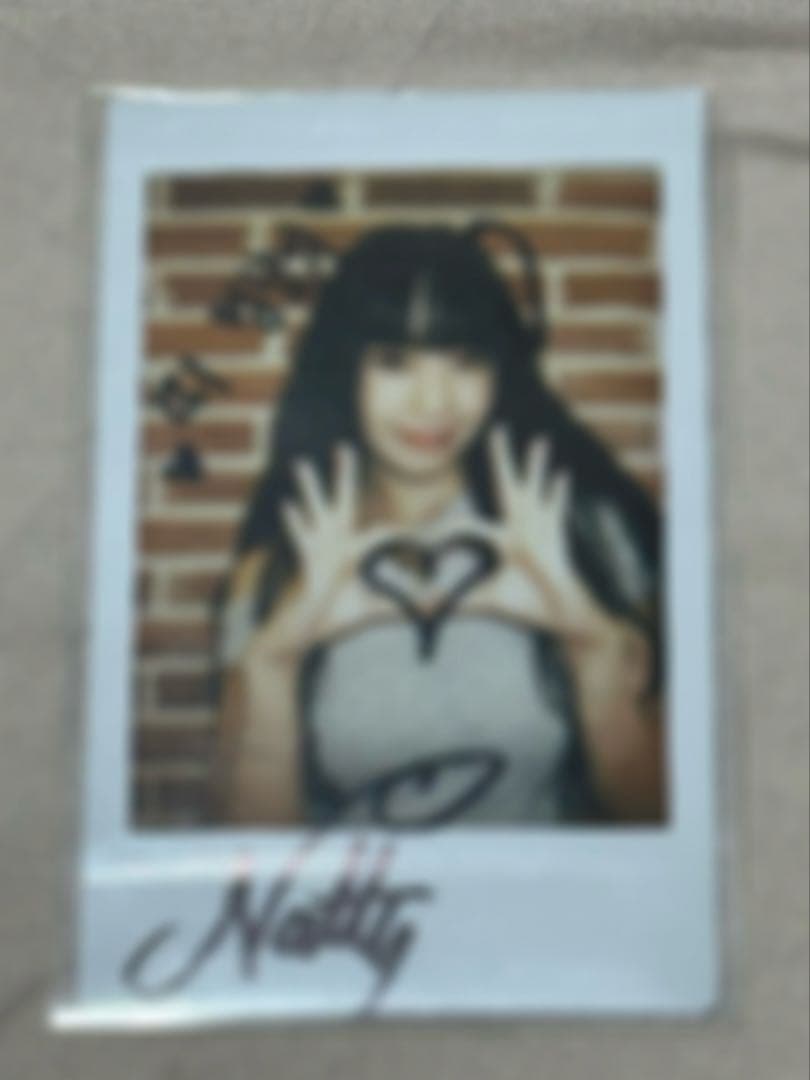 kiss of life 直筆 サイン入りチェキ - メルカリ