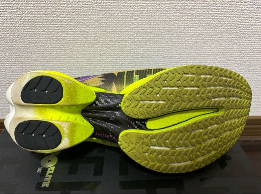 PUMAランニングシューズ　FAST-R 27.5cm
