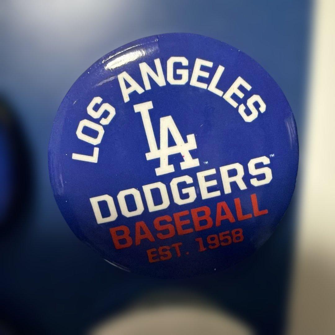 ロサンゼルス・ドジャース応援アイテム4個入り缶バッチセット - メルカリ