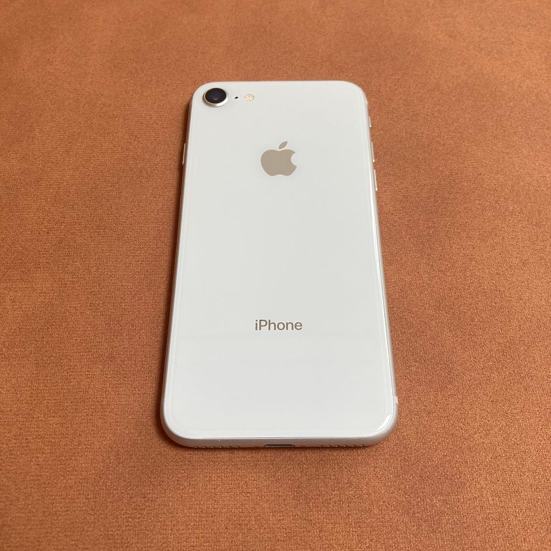 250【早い者勝ち】電池良好☆iPhone8 64GB au☆