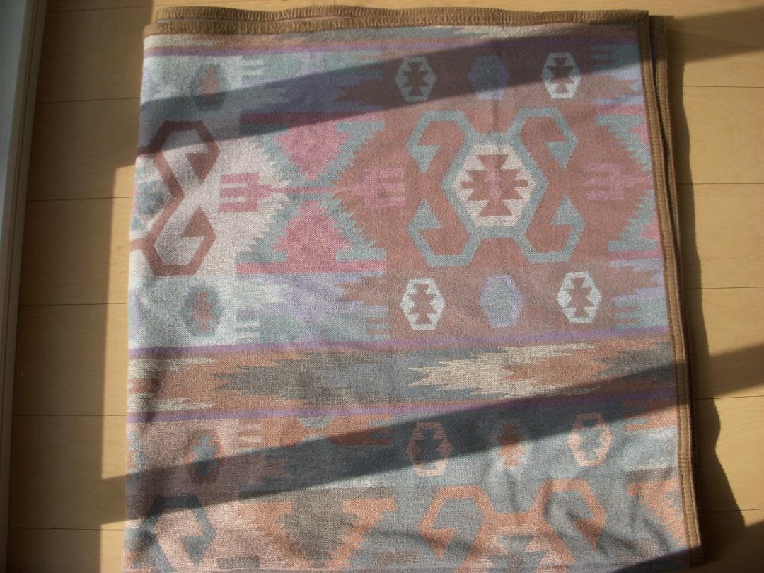 pendleton westland　ウールブランケット Pendleton Westland Wovens Red And Black Wool Blanket With Cowboy