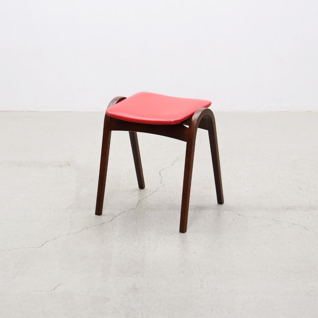 秋田木工 ビーチ材 スタッキングスツール No.202 ヴィンテージ 赤 1 秋田木工 スツール「No.202」ブナ材WNウォールナット色 張地#PVCRED