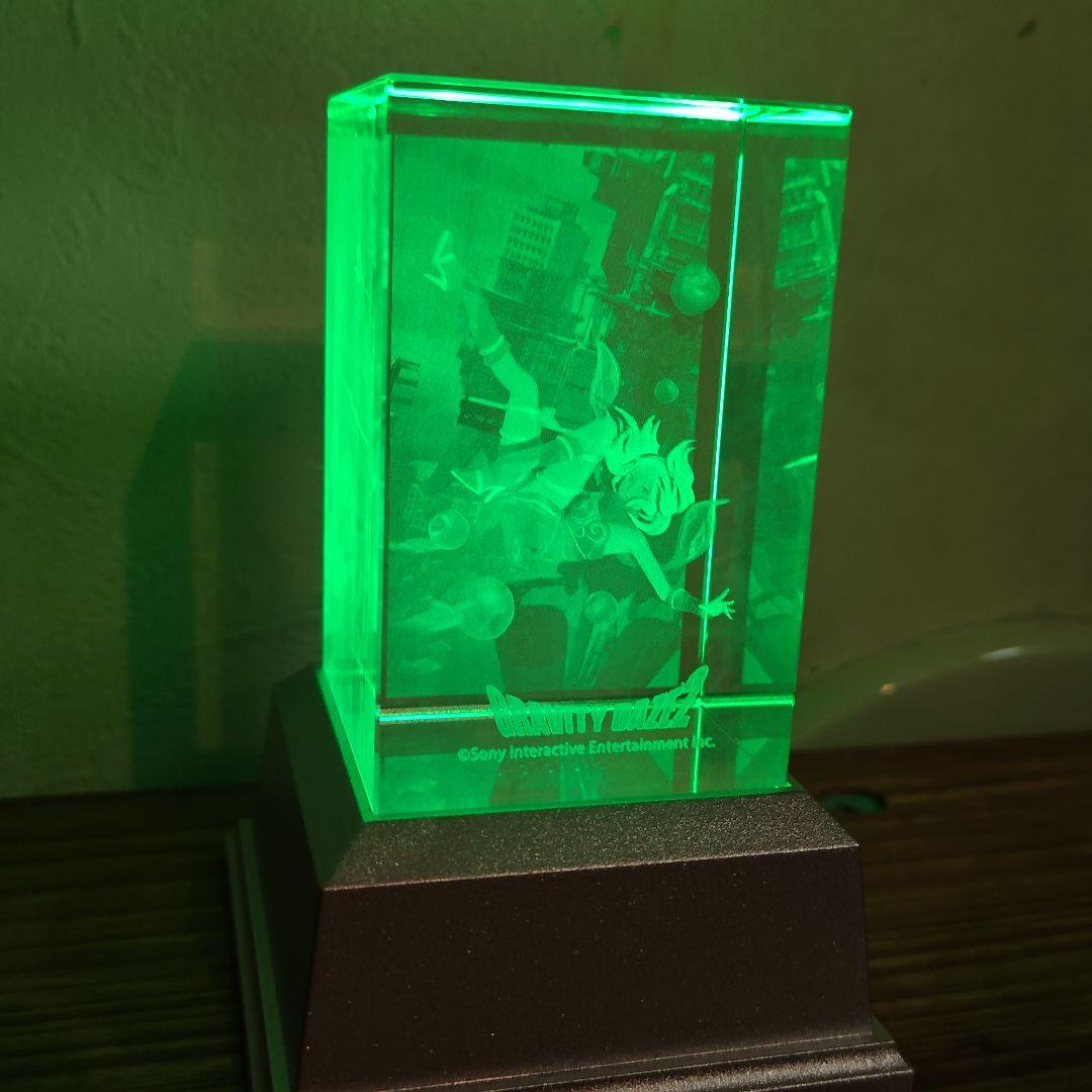 鱈*ん様 ps4 グラビティデイズ2 3Dクリスタル単体+キーホルダー - メルカリ