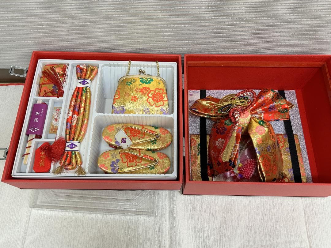 七五三セット　祝帯ペアセット　花びら　中サイズ　草履18cm　箱入り　未使用 七五三 7歳用 ペアセット 結び帯 はこせこセット 筥迫 ハコセコ 小物