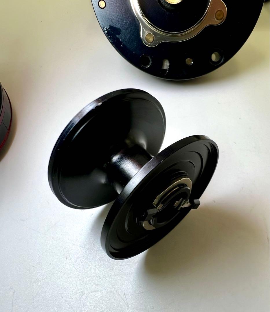 Abu Garcia 4601 C3 左巻き ワインカラー 020003 - メルカリ