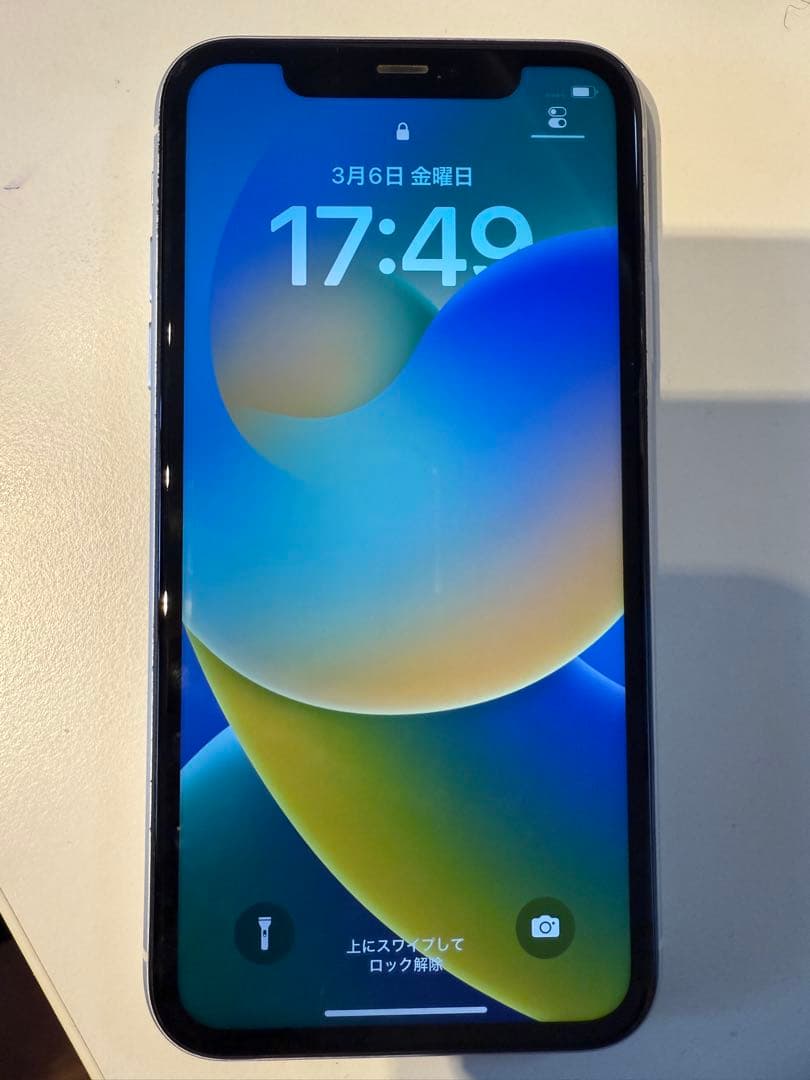 iPhone11 64GB SIMフリー 背面ガラス割れ 画面割れなし - メルカリ