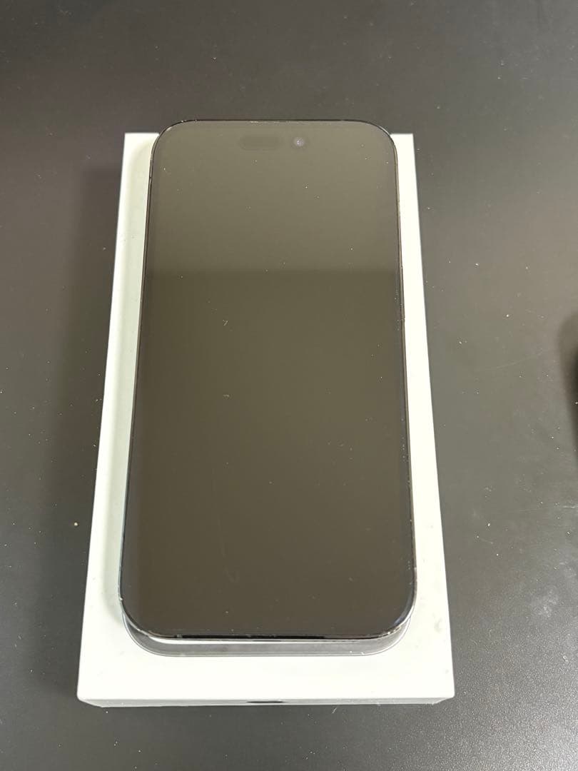 Apple iPhone 14 Pro スペースグレー 本体 背面割れ Apple iPhone 14 Pro スペースグレー 本体 背面割れ iPhoneの背面