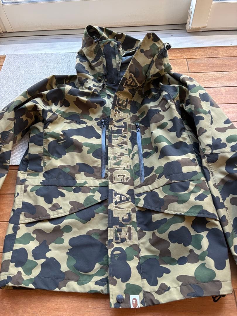 A BATHING APE カモフラージュジャケット S スキー　スノボ1st A BATHING APE カモフラージュジャケット S スキー スノボ1st - メルカリ