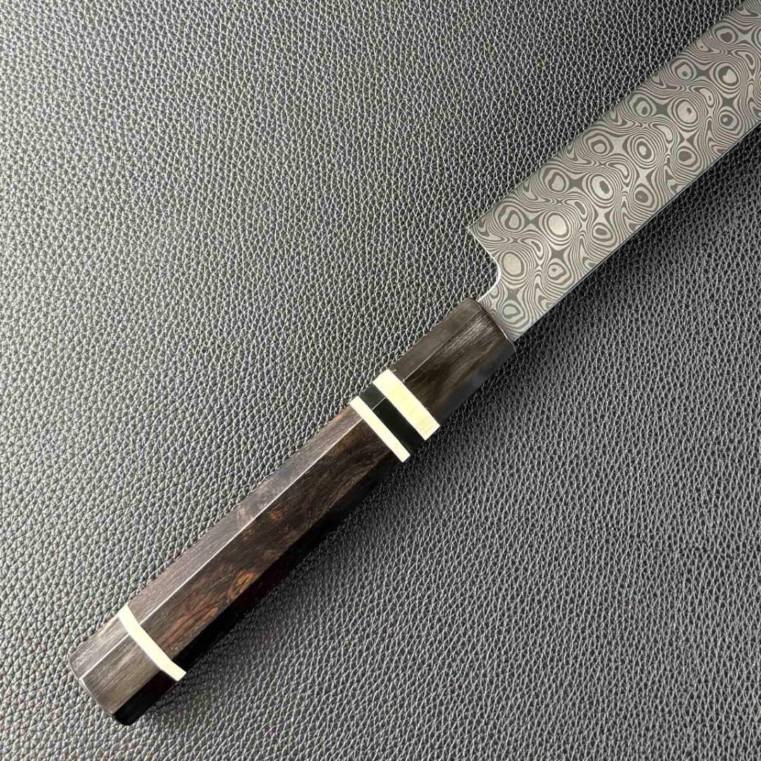 9727新品ダマスカス 先丸包丁 尺一 渦潮紋105層 黒檀黒水牛白三本巻