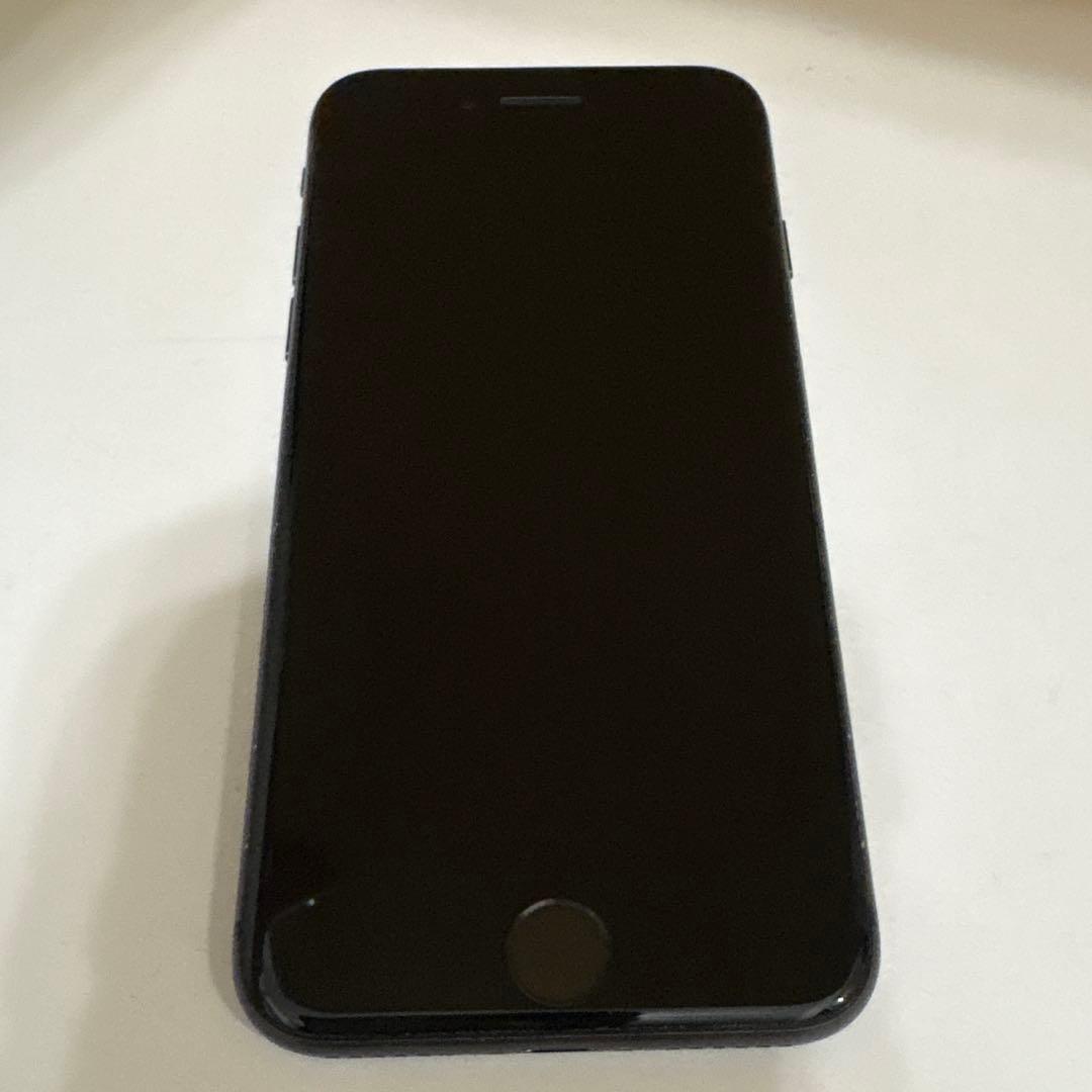 Apple iPhone 8 ブラック 本体 - メルカリ