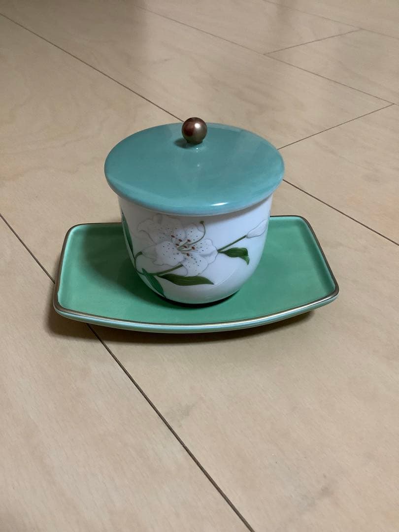 君島一郎　有田焼き・希少未使用茶器百合柄・4点set