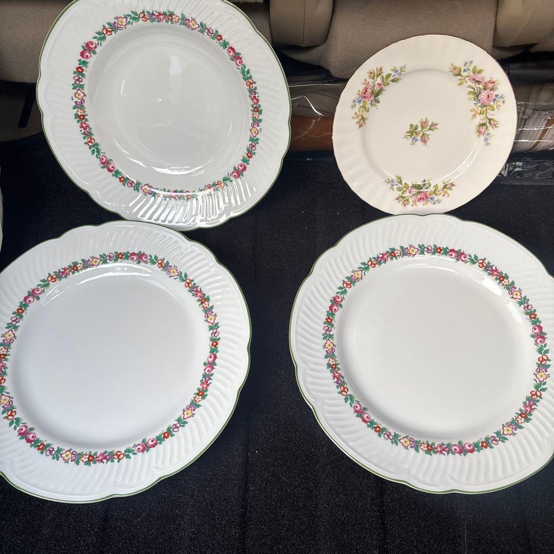 Richard Ginori laveno イタリア お花柄 ディナー皿3枚 AGRIVERDEONLINE-新品Richard Ginori laveno イタリアお花のディナー皿3枚