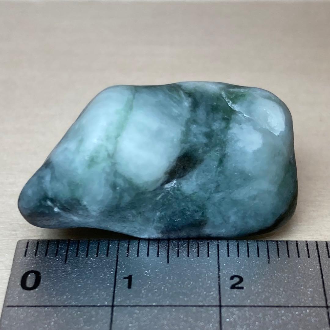 糸魚川翡翠 圧砕翡翠 原石 10.9g - メルカリ
