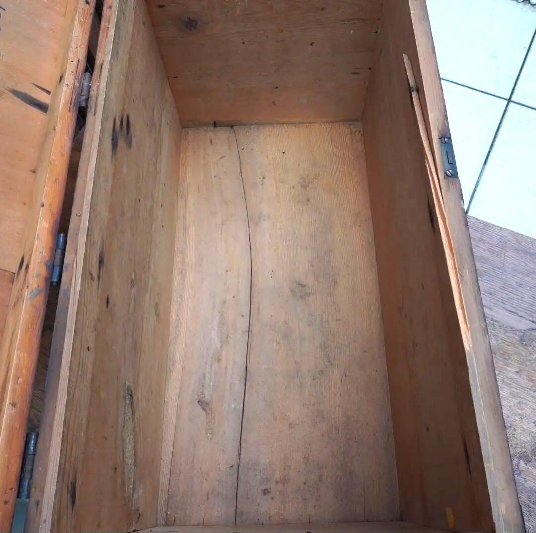 書名入 古時の鉄飾 木箱《インダストリアル 無垢材の古風蓋付き木箱》宝箱 鉄金具