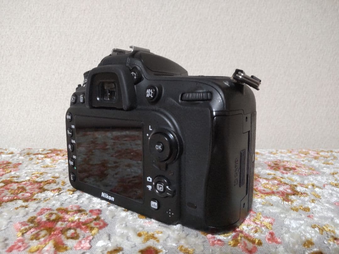 ニコン D7200 + 18-105mm f/3.5-5.6 + 純正バッテリー