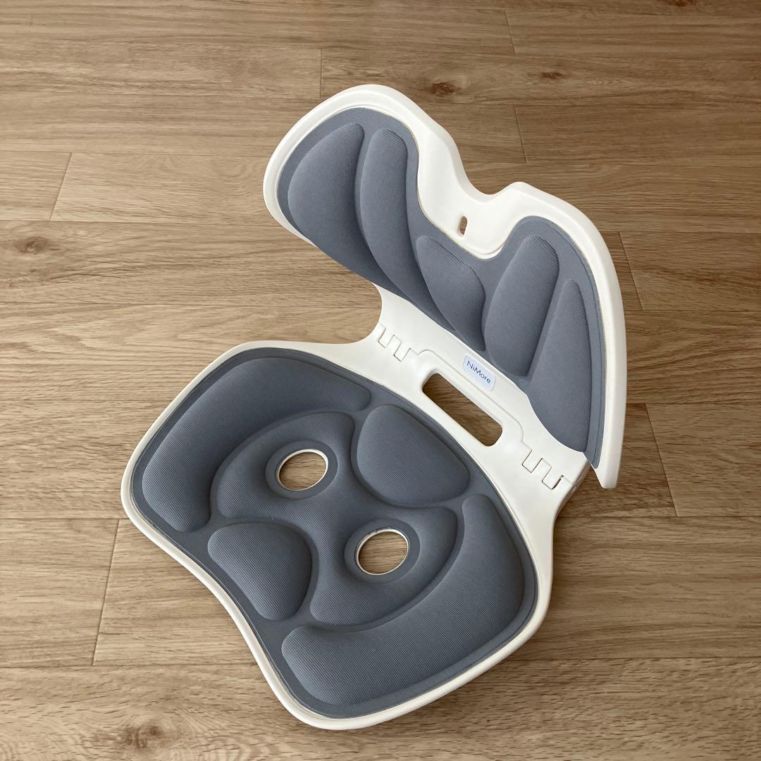 姿勢矯正クッション グレー - メルカリ