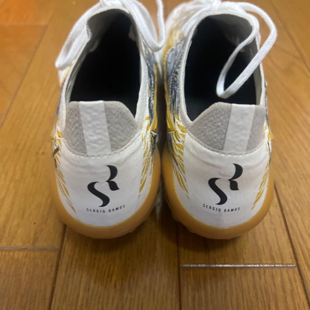 Mizuno Sergio Ramos 値段交渉あり - メルカリ