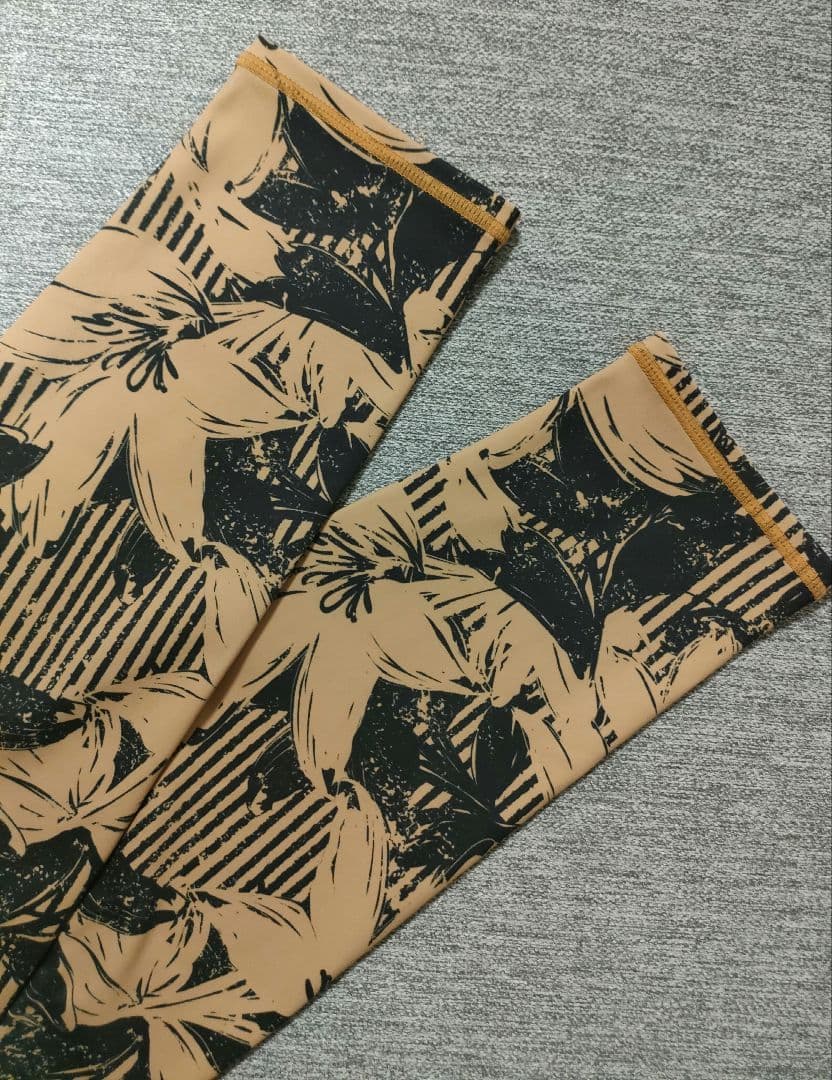 ㉒SUKALAスカーラ LAVA ラバ ヨガウェア レギンス 花柄 M オーカー