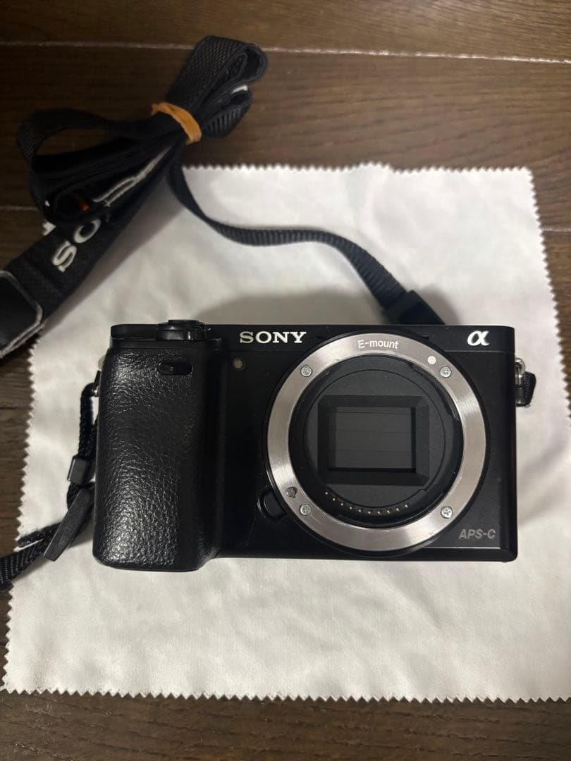 SONY α6000 ミラーレス一眼カメラ　ジャンク SONY (ソニー) ミラーレス一眼カメラ α6000 パワーズームレンズ付（E