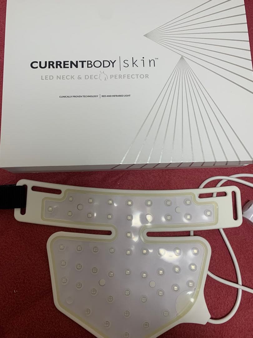 最終値下げ　CurrentBody skin LEDネック＆デコルテ マスク CurrentBody skin フェイス＆ネック キット シリーズ2 | カレント