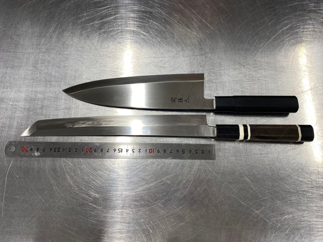 柳刃包丁(先丸)1尺•出刃包丁8寸 楽天市場】先丸柳刃包丁 尺一（刃渡り330mm）通常鏡面仕上げ 本刃付け