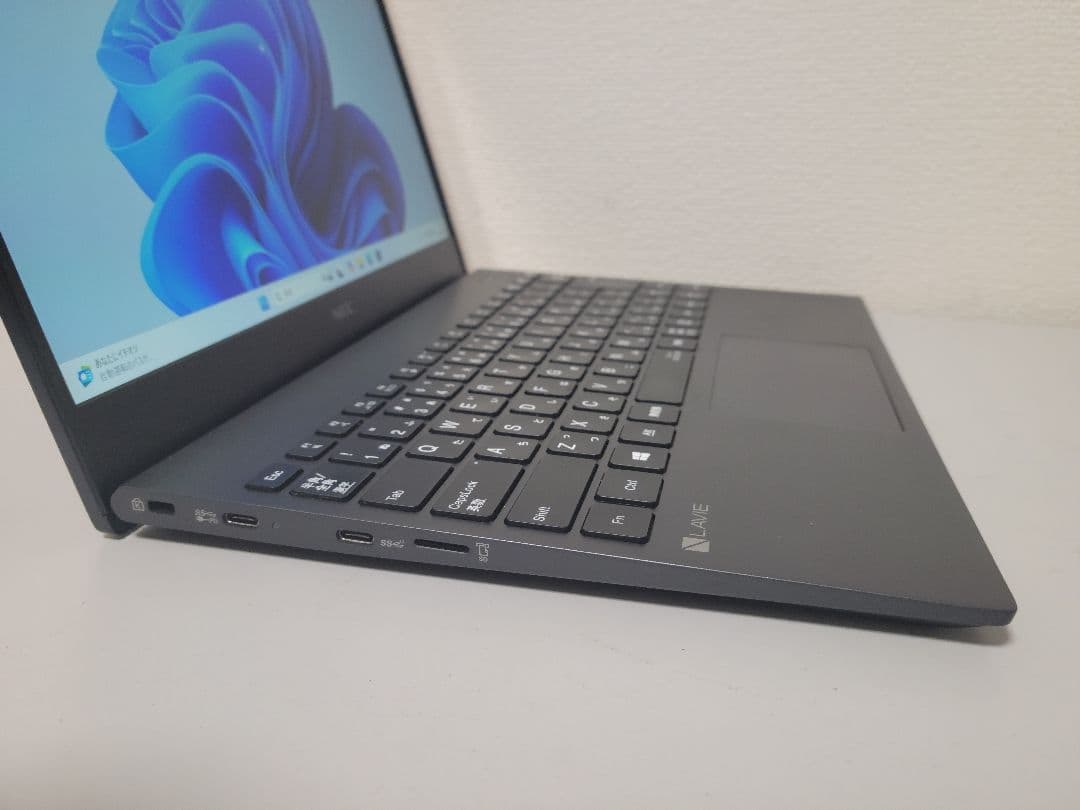 NEC LAVIE 13.3型超高速・軽量モバイルノートPC i7/16/512