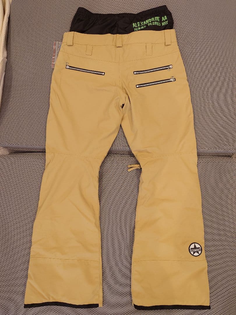 新品ダブルエー AA ALEXANDRITE スノーボードパンツ マスタード色