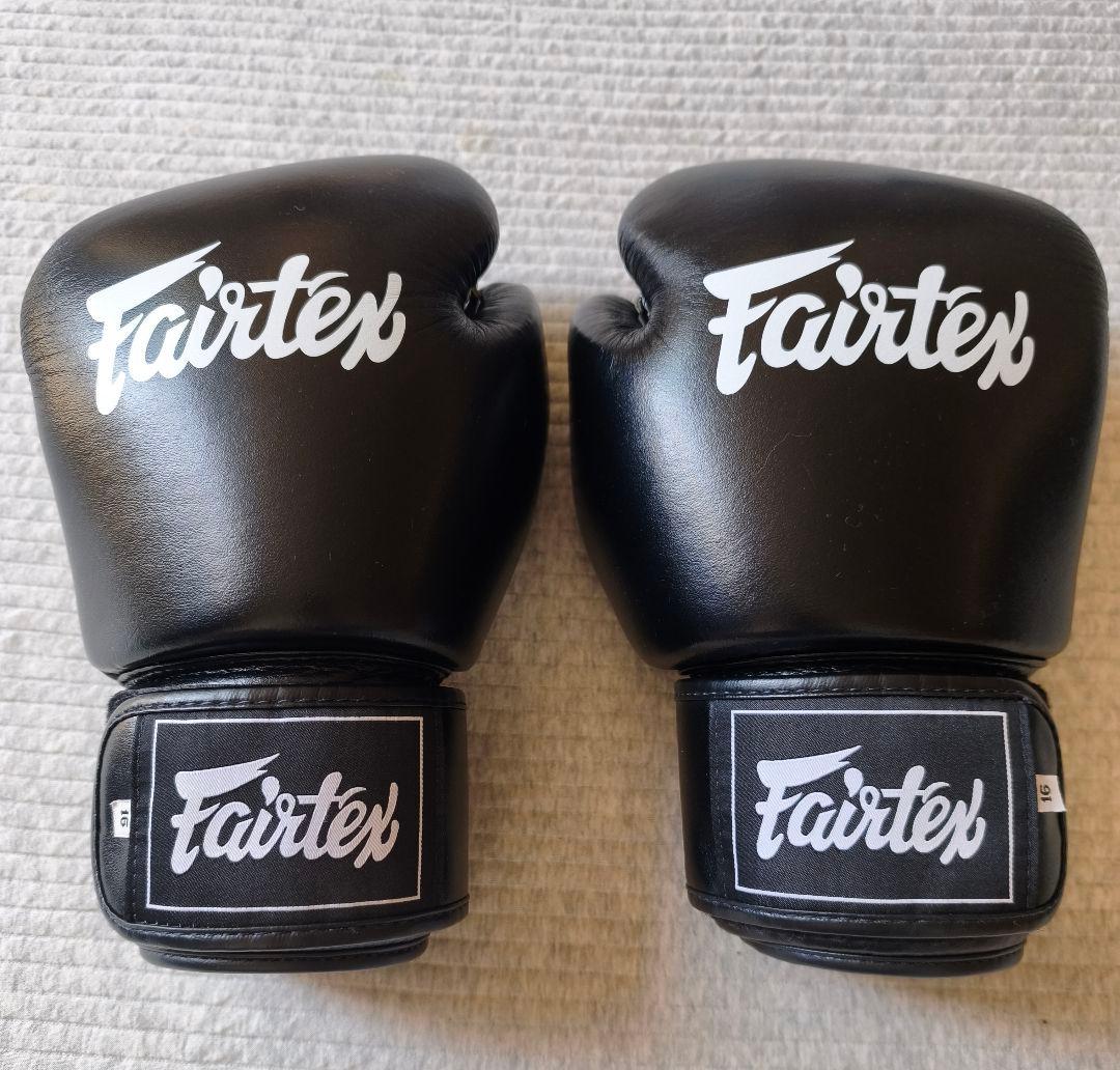 Fairtex ボクシンググローブ 16oz 黒 - メルカリ