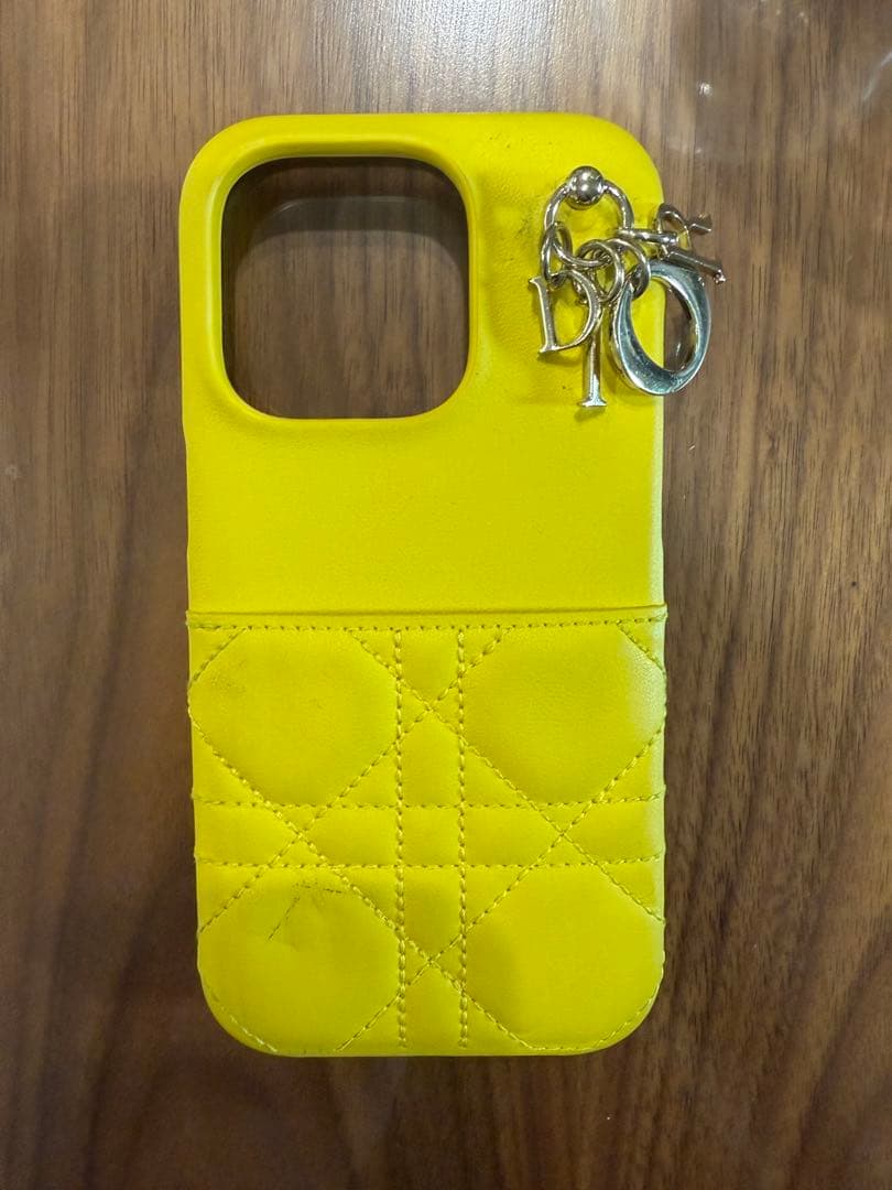 クリスチャンディオール　LADY DIOR iPhone15proケース 国内発送】 DIOR《Lady Dior》iPhone 15 / 15 Pro ケース (Dior