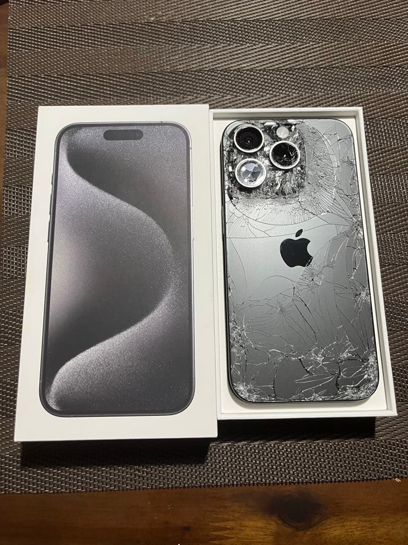 iPhone 15 Pro ブラック本体 256 GB ジャンク 箱あり - メルカリ