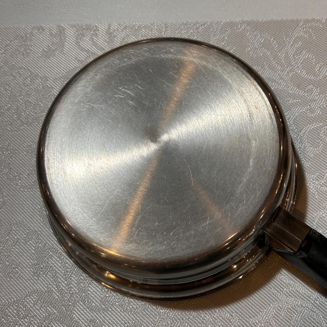 Amway アムウェイ】♥中フライパン＋大ソースパン セット（蓋付き