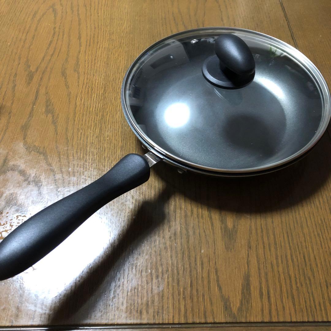 未使用　Tupperware、24cm フライパン（ガラスフタ付 △未使用保管品 タッパーウェア フライパン 24cm ガラス蓋付き - メルカリ