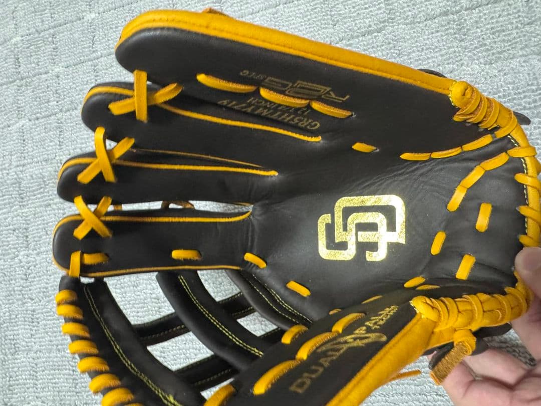 限界値下】Rawlings 軟式グローブ 黒/黄 パドレスモデル - メルカリ