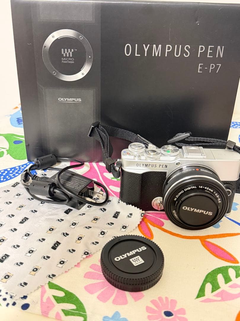 OLYMPUS PEN E-P7 レンズ付き 新品)OLYMPUS (オリンパス) PEN E-P7 14-42mm EZレンズキット シルバー