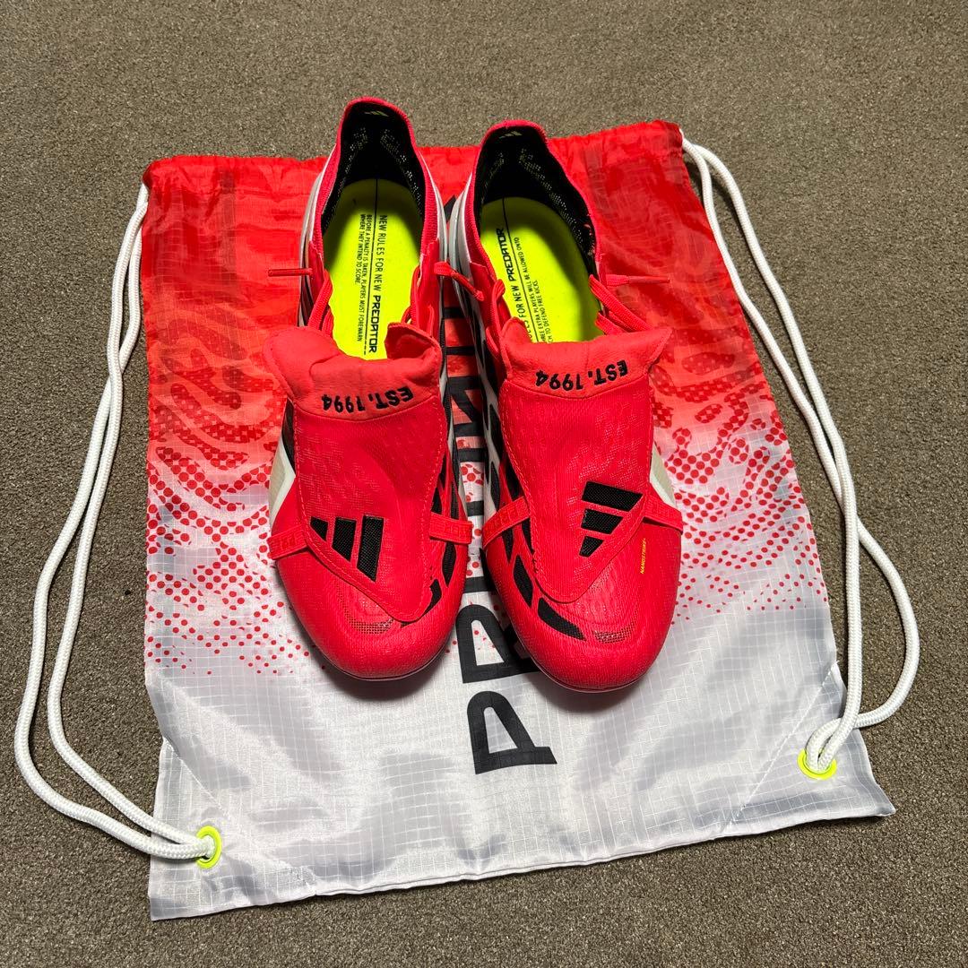 プレデター ELITE フォールディングシュータン土・人工芝用/ナップザック付き アディダス プレデター ELITE フォールディングシュータン HG/AG / 土