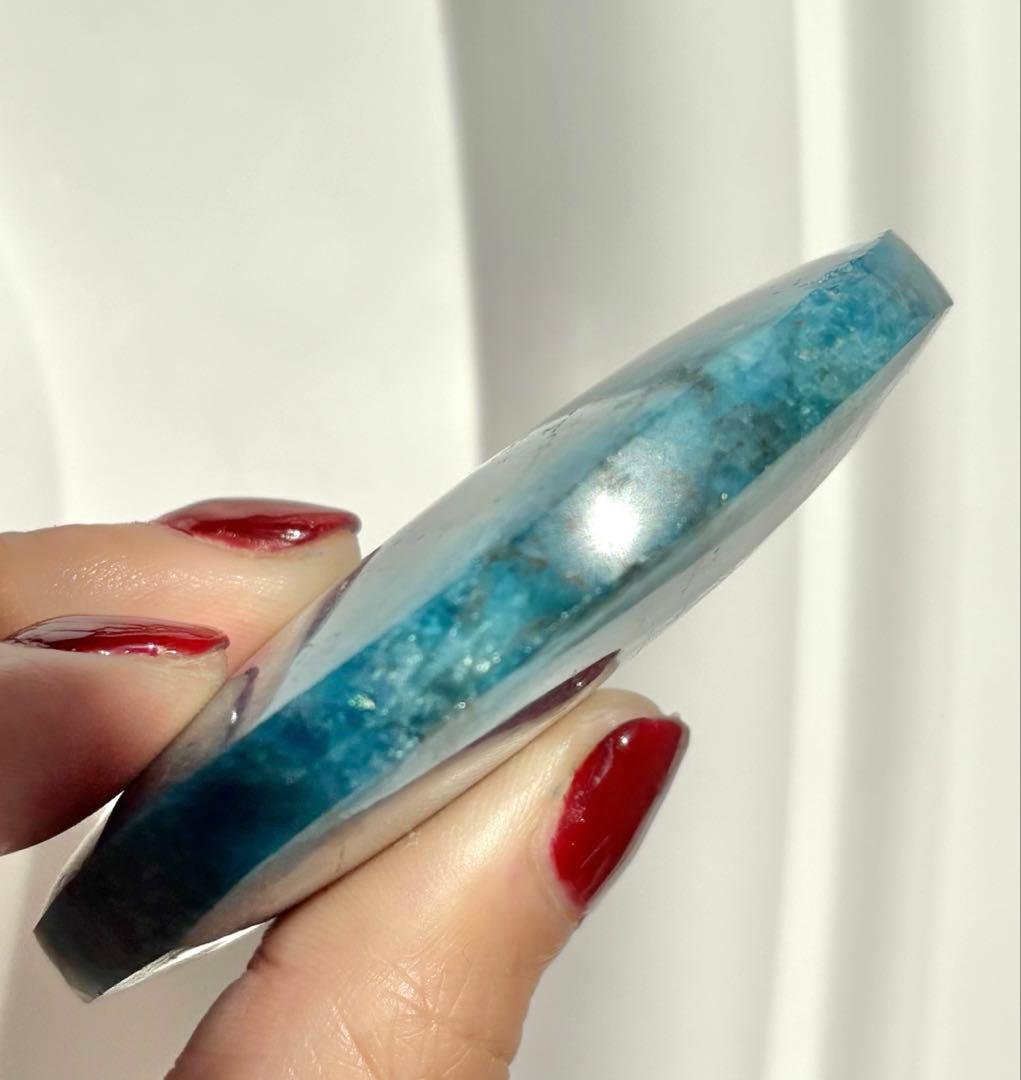 《高品質・強シラー》ブルーアパタイト＊月　カービング　光透過