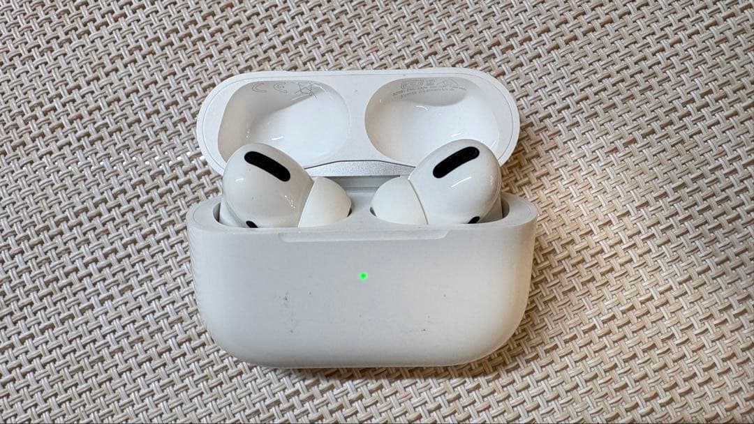 AirPods pro第一世代　Lightning端子モデル アップルAirPods Pro（第2世代）USB Type-C版レビュー。Lightning版と