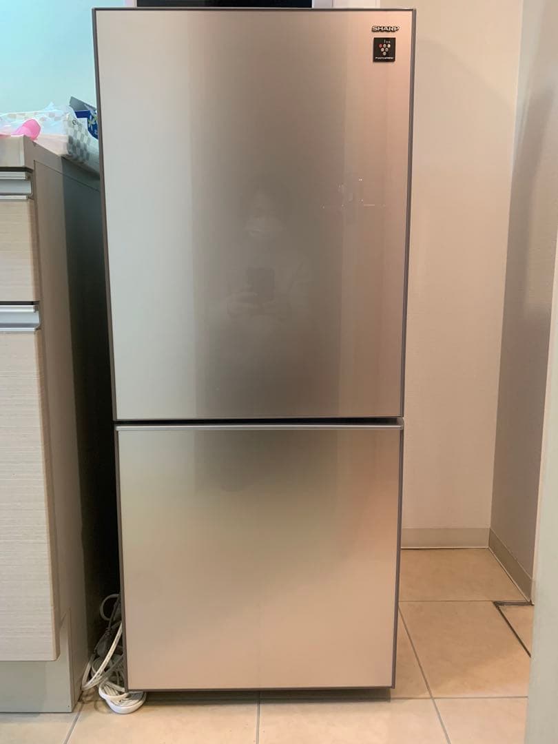 SHARP 冷蔵庫　137L(つけかえどっちもドア) メタリックベージュ Amazon | シャープ 冷蔵庫 つけかえどっちもドア プラズマクラスター