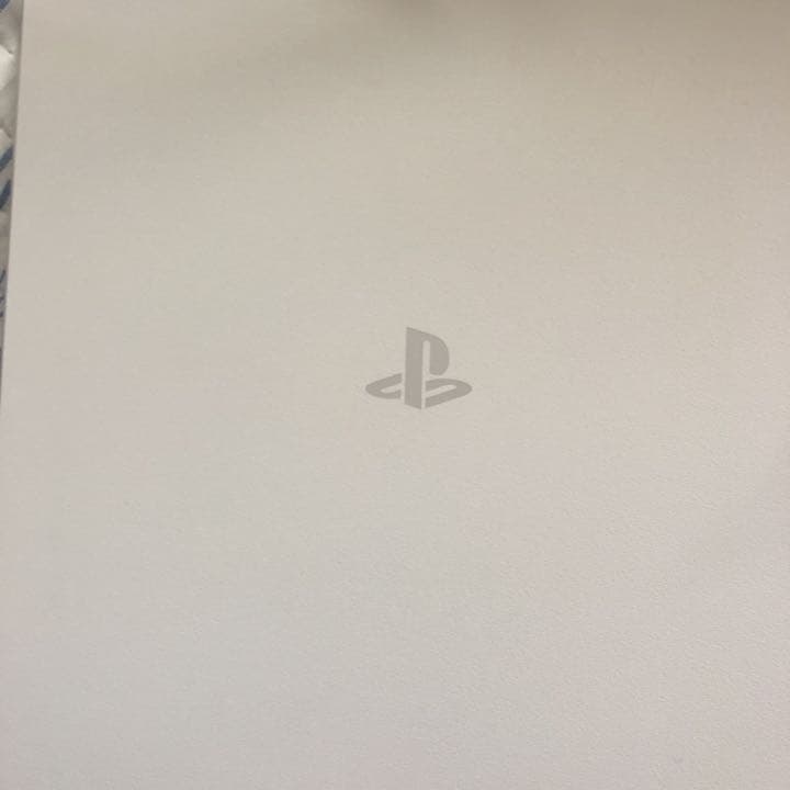 PS4 本体　1TB ホワイト　箱あり Amazon.com: Sony PlayStation 4 Pro 1TB White (PS4) (Renewed