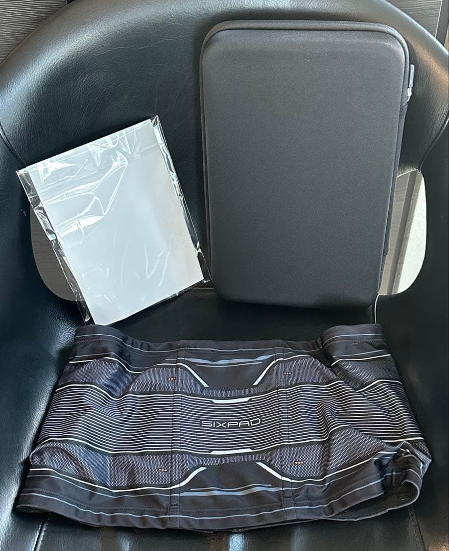 お*ち様 【SIXPADシックスパッド】パワースーツ ライト コアベルト《Ｌ》