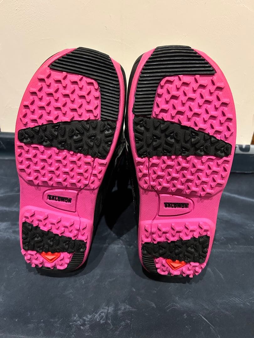 Salomon スノーボードブーツ ブラック/ピンク - メルカリ