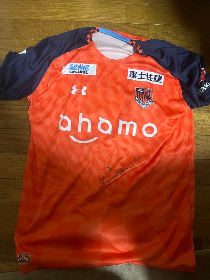 Under Armour サッカーシャツ XXL 仲田歩夢選手25周年記念 美女サッカー仲田歩夢、「メッチャ可愛い」ミニ丈トップス着こなし