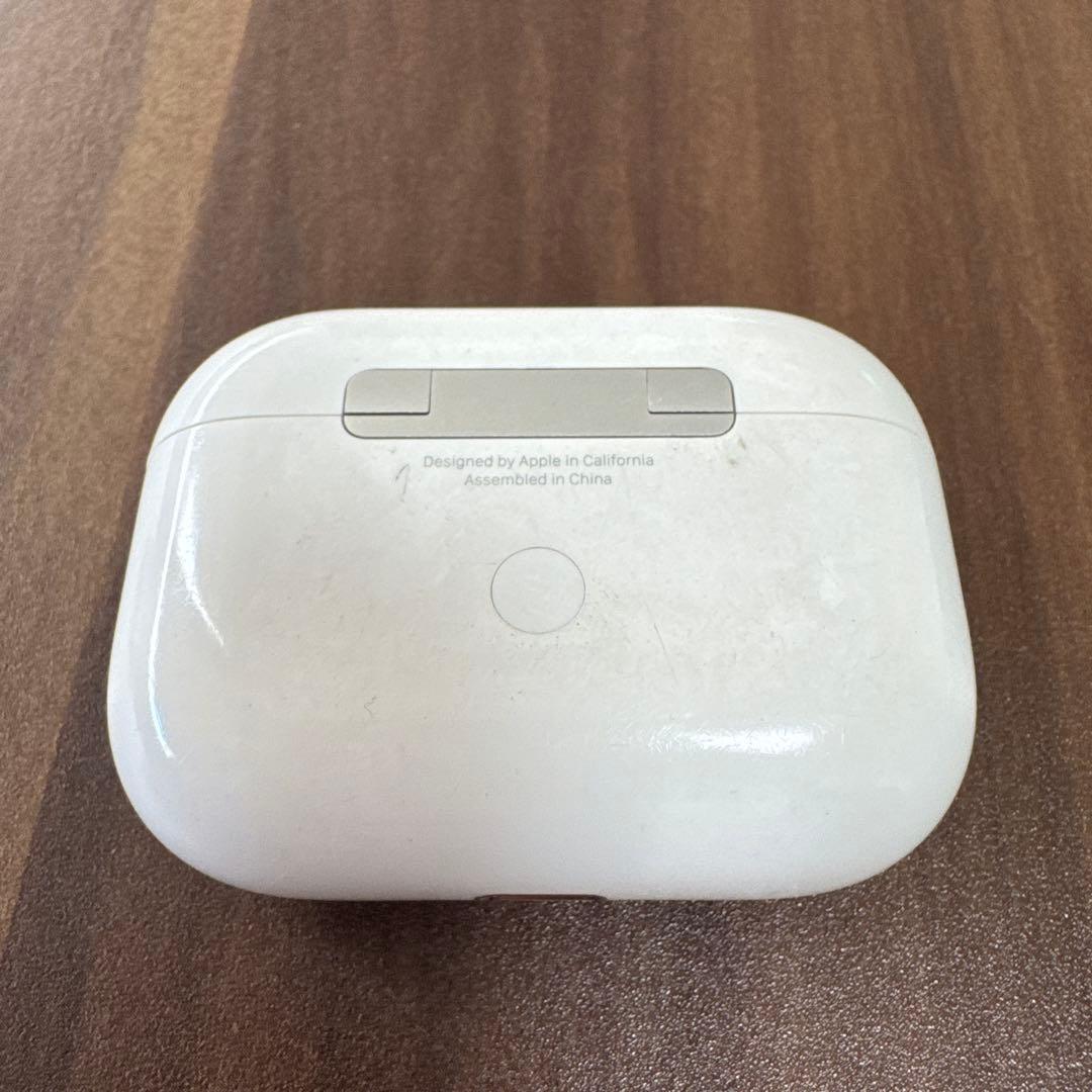 Apple AirPods 本体 ホワイト 充電ケース付き 第一世代 - メルカリ