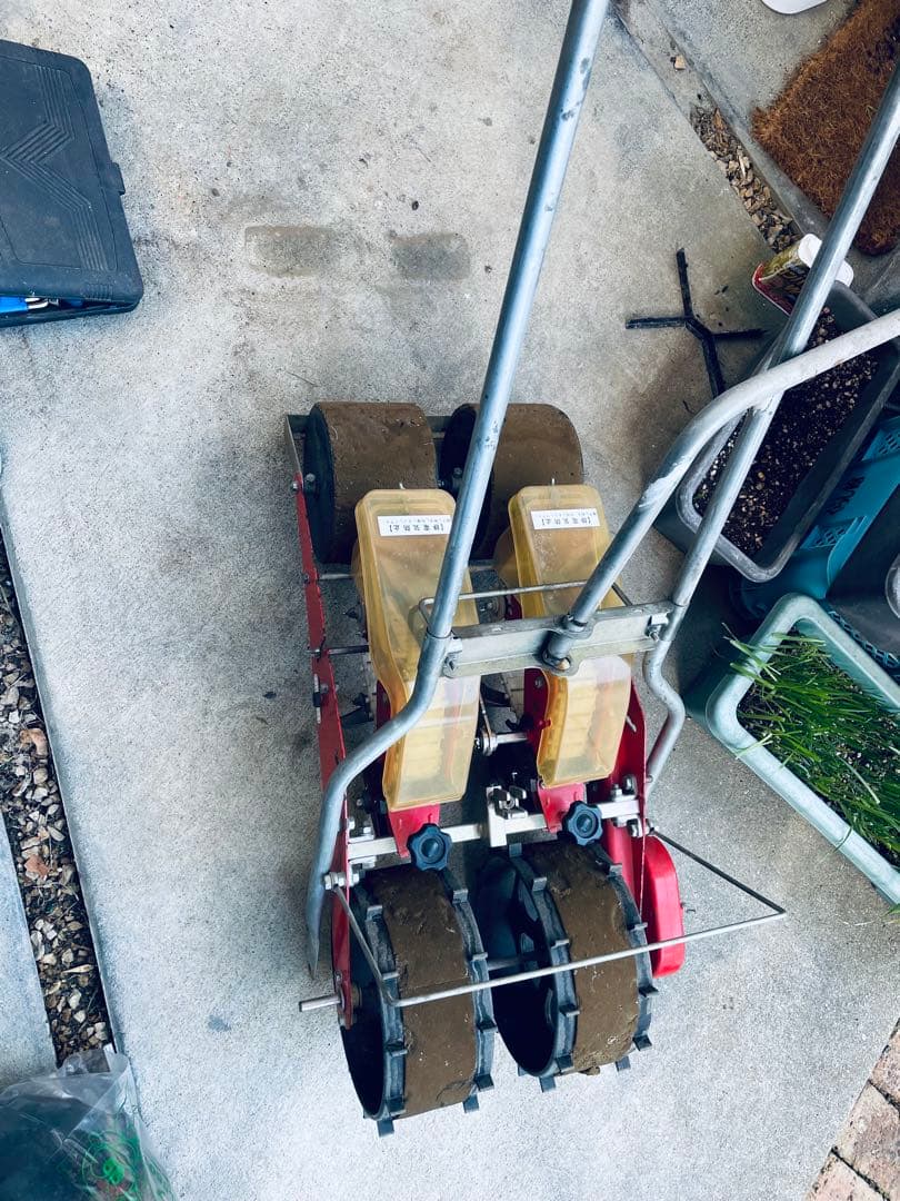 中古ごんべえ　2条種まき機 向井工業 手押し式播種機 種まき機 ごんべえ 2条 L1Rベルト・ディスク
